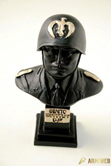 BUSTO BENITO MUSSOLINI RESINA NERA E ORO RIFINITO H.CM.15